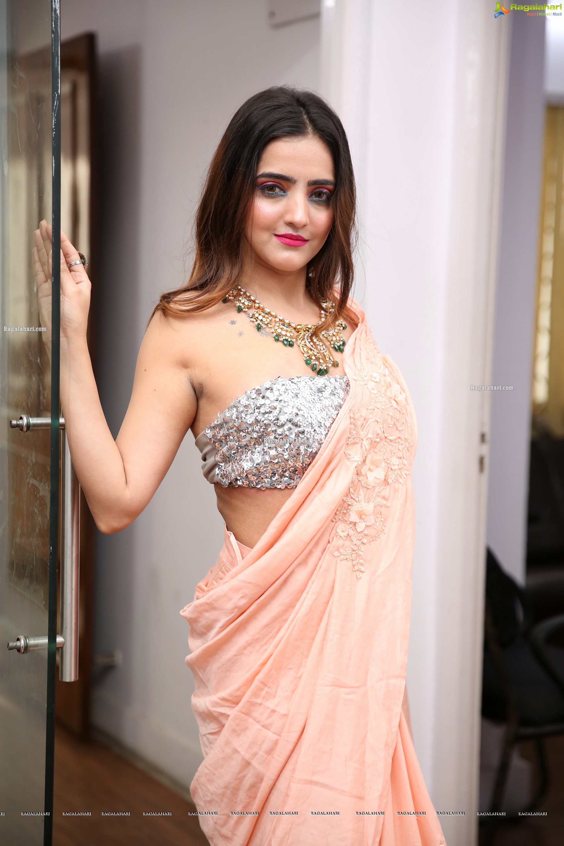 Pooja Thakur at Sutraa Wedding Edit Curtain Raiser, HD Photo Gallery