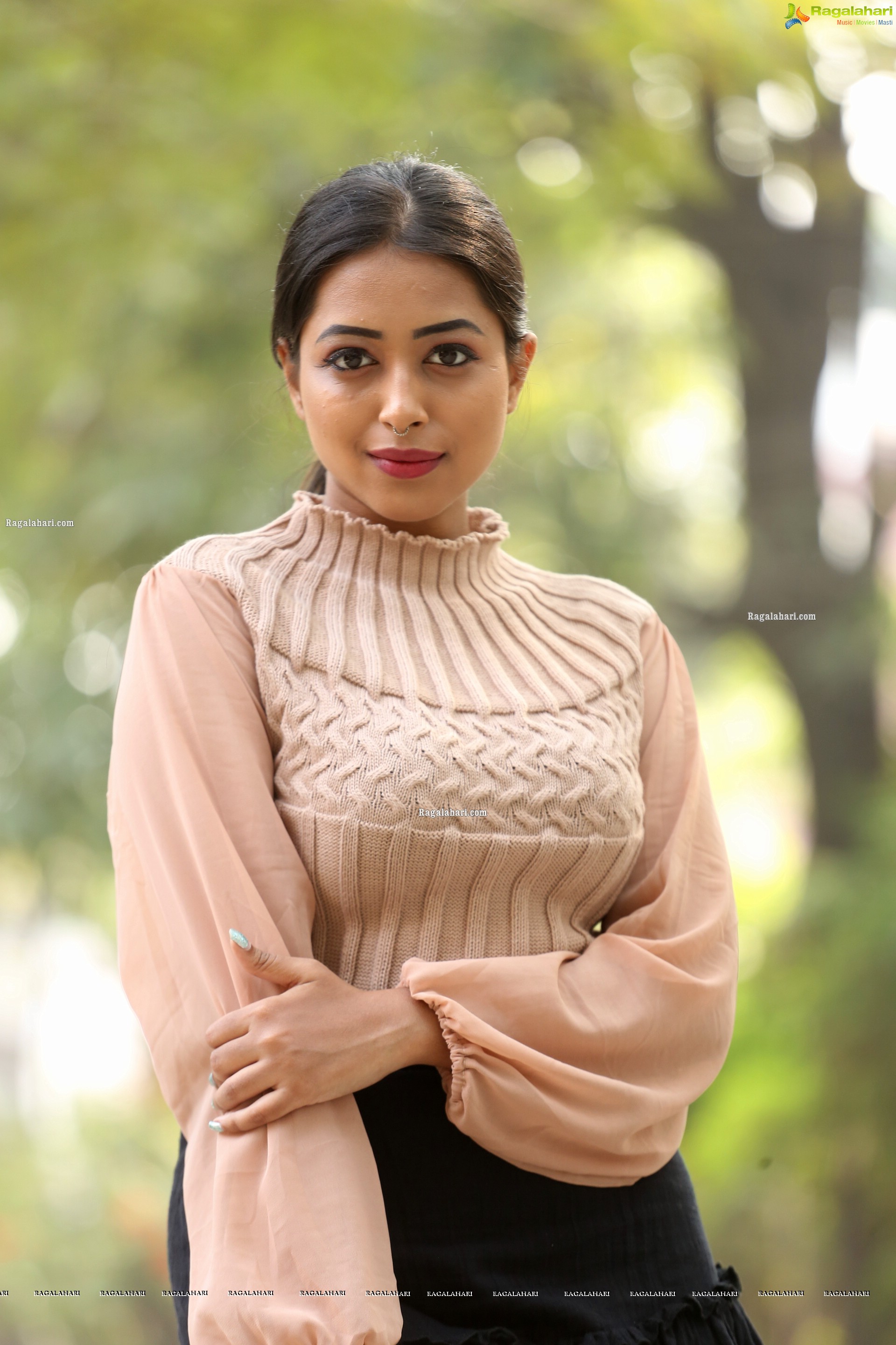 Rittika Chakraborthy at Bomma Adirindi-Dimma Thirigindi Press Meet, HD Gallery