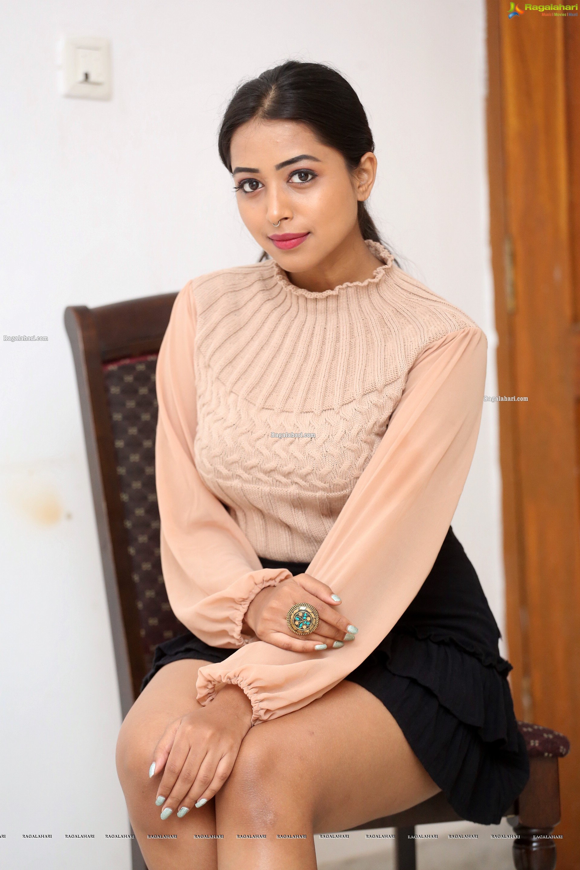 Rittika Chakraborthy at Bomma Adirindi-Dimma Thirigindi Press Meet, HD Gallery