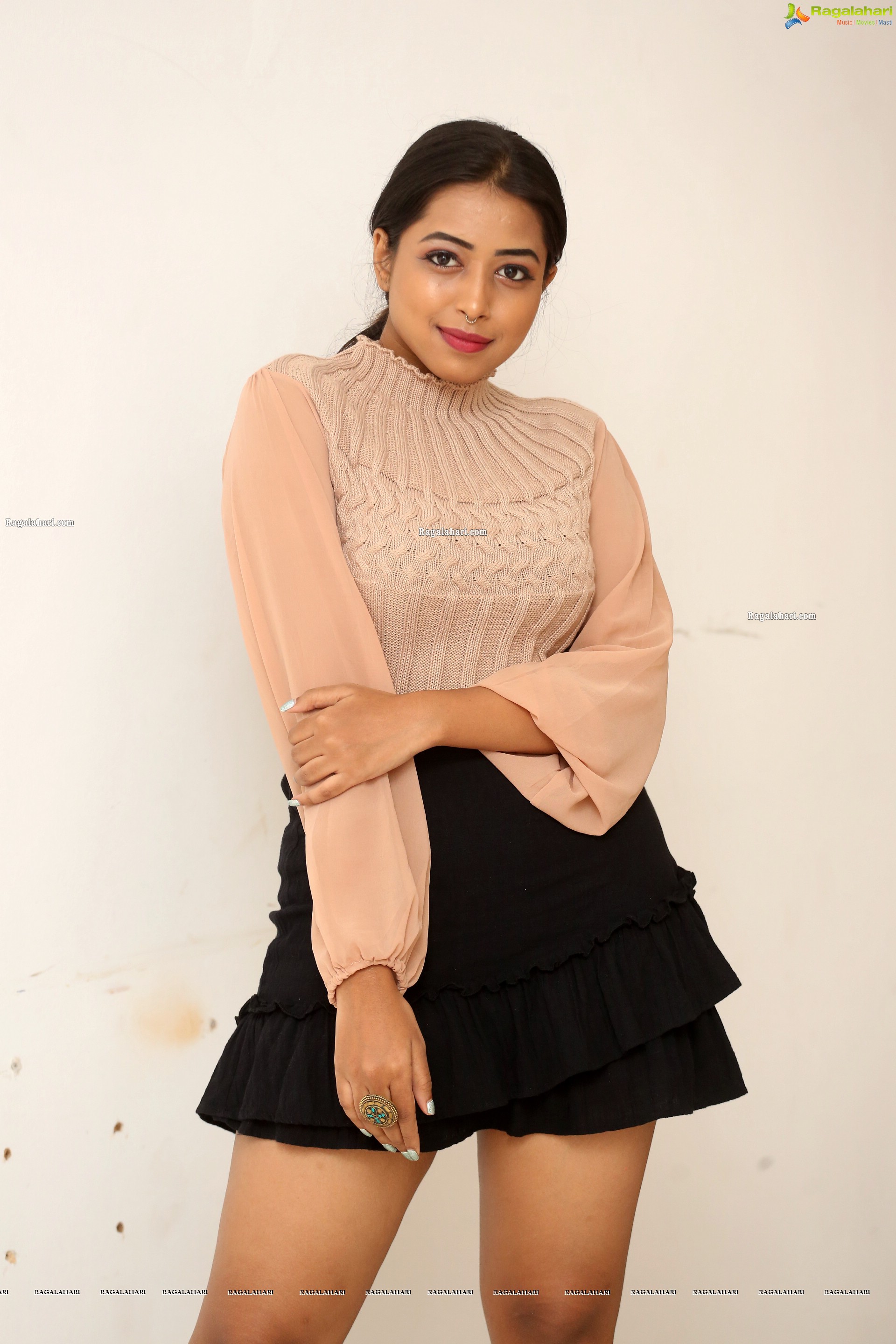 Rittika Chakraborthy at Bomma Adirindi-Dimma Thirigindi Press Meet, HD Gallery