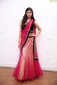 Riya Singh at Sutraa Fashion Exhibition Curtain Raiser