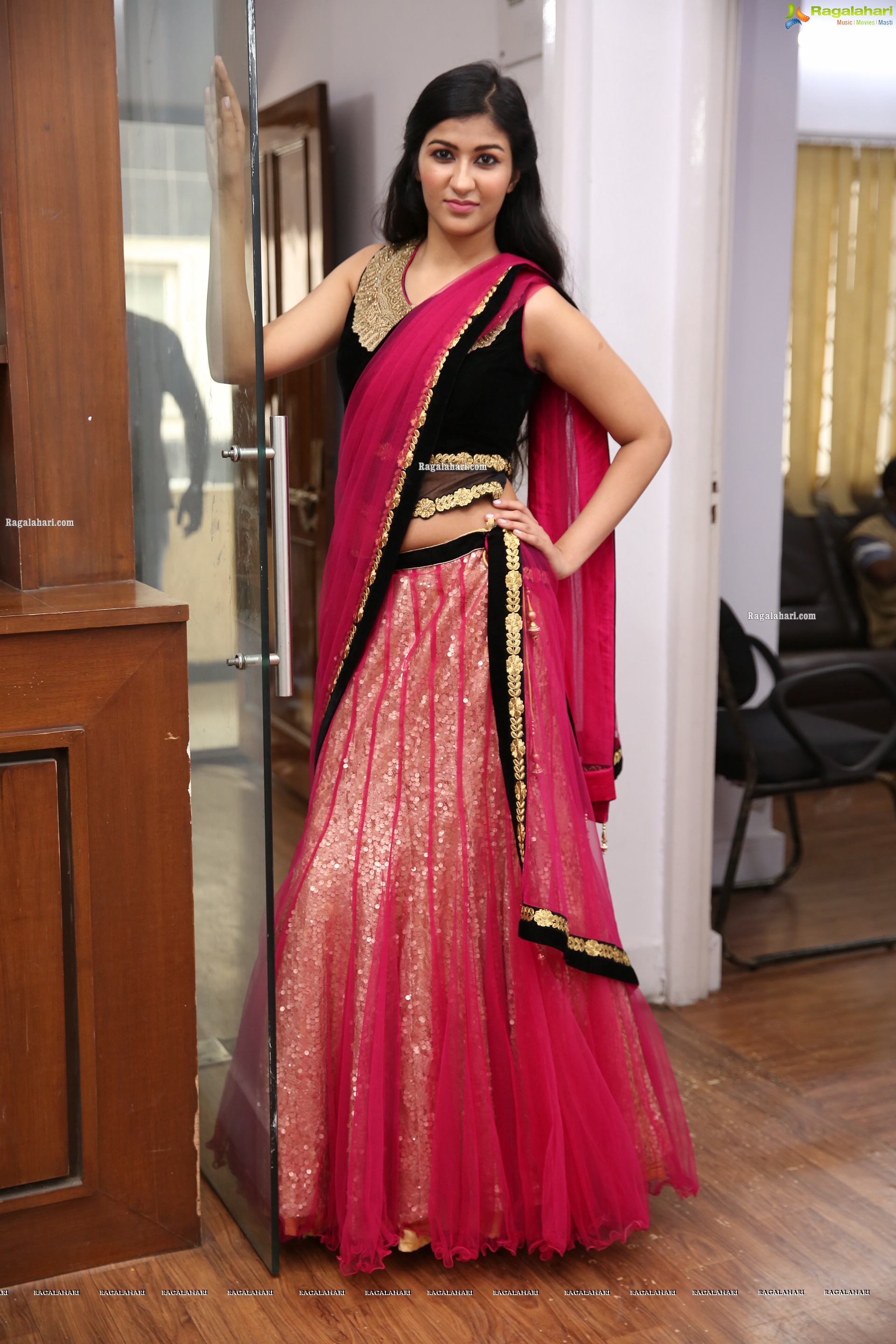 Riya Singh at Sutraa Fashion Exhibition Curtain Raiser, HD Photo Gallery