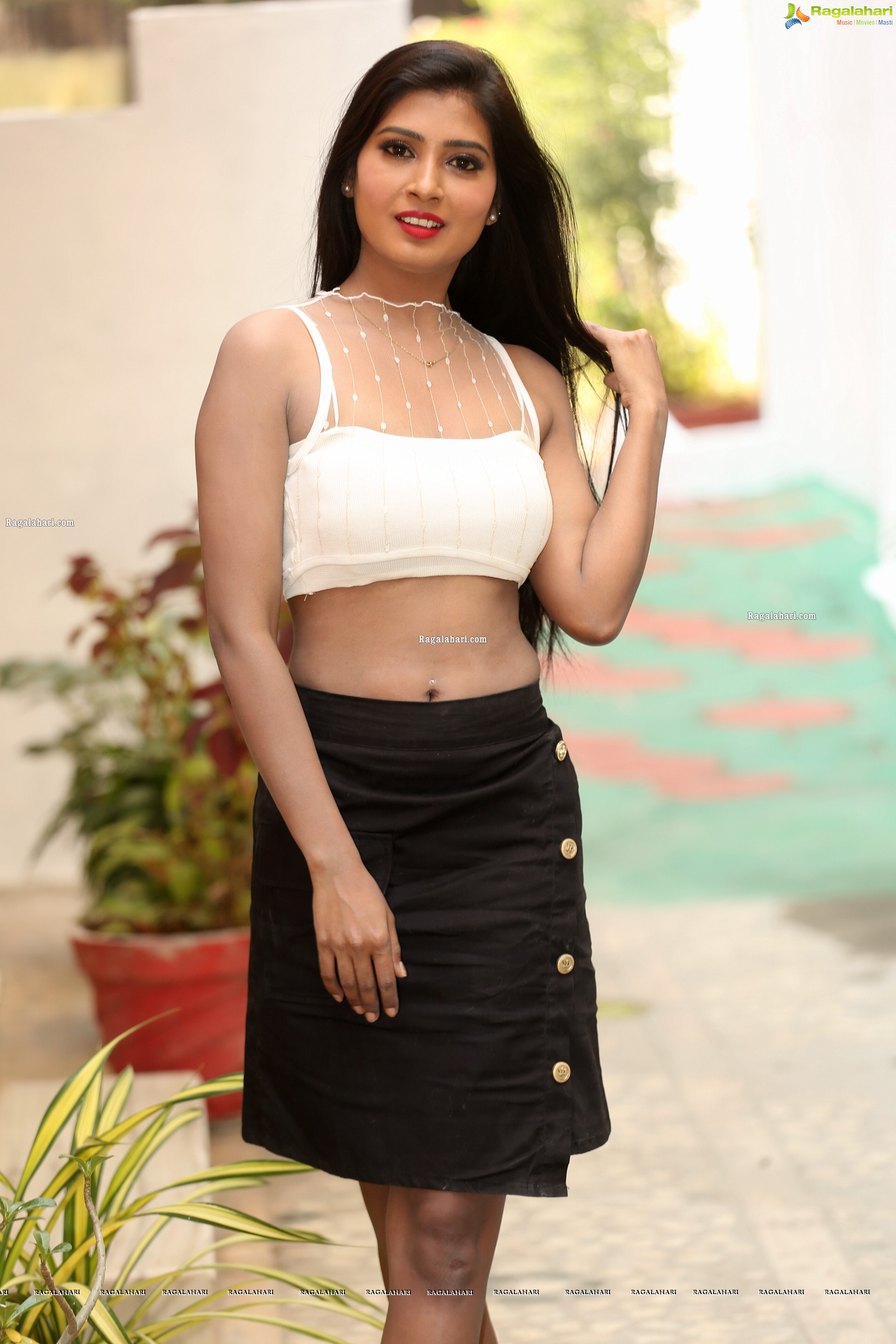 Sanjana Choudhary at Bomma Adhirindi Movie Interview, HD Gallery