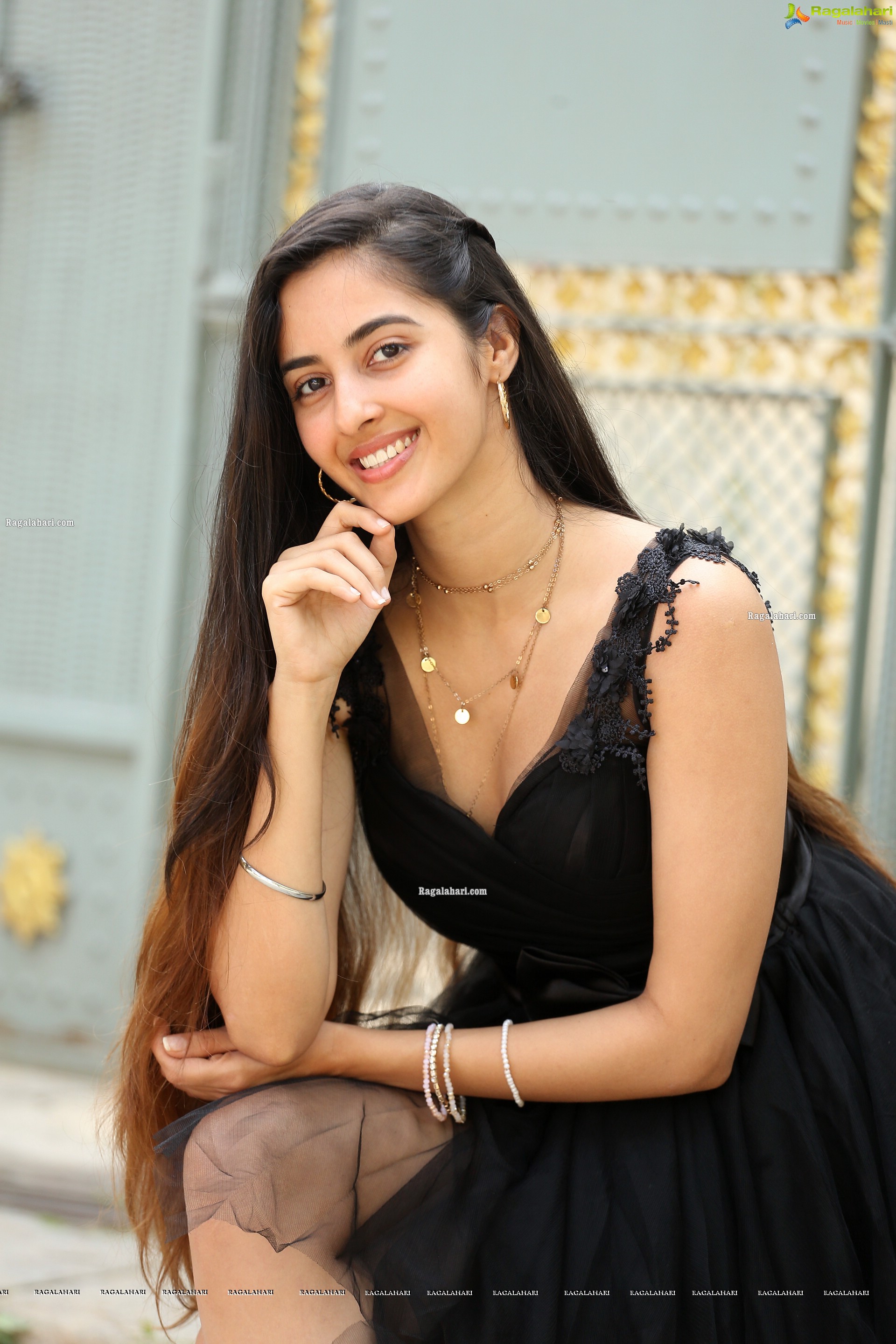 Simrat Kaur at Dirty Hari Movie Interview, HD Gallery