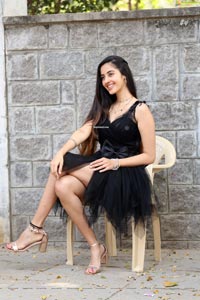 Simrat Kaur at Dirty Hari Movie Interview