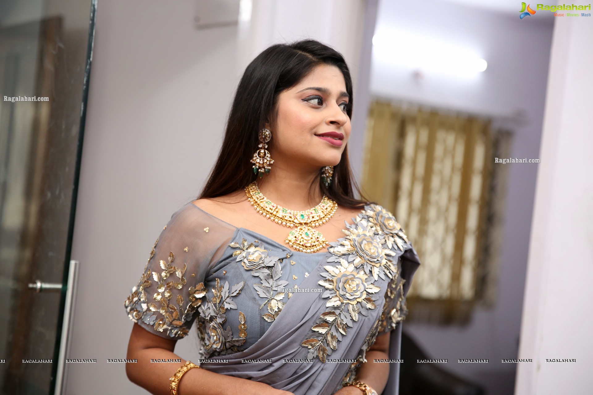 Shravani Varma at Sutraa Fashion Exhibition Curtain Raiser, HD Photo Gallery