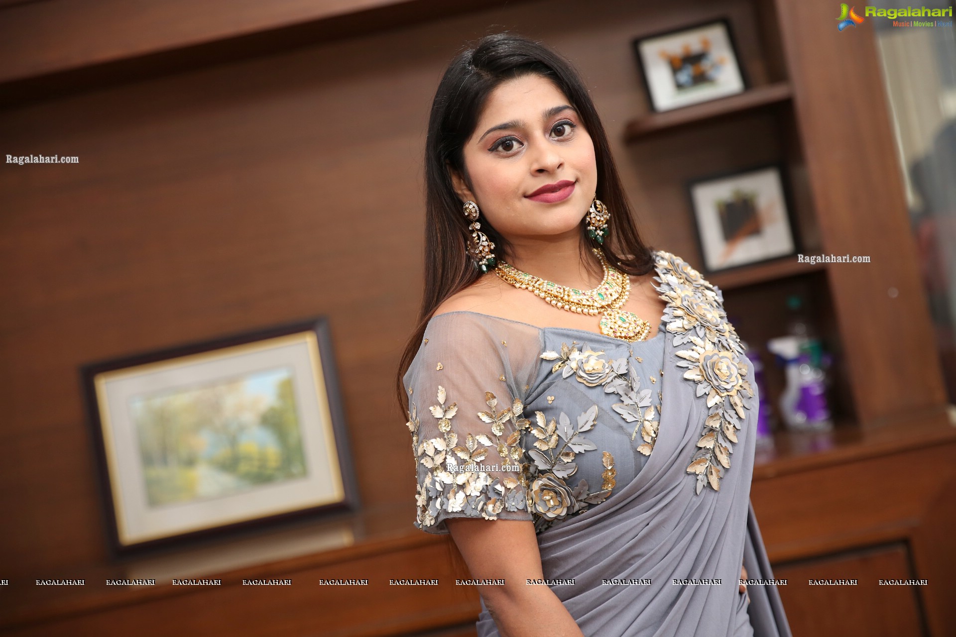 Shravani Varma at Sutraa Fashion Exhibition Curtain Raiser, HD Photo Gallery