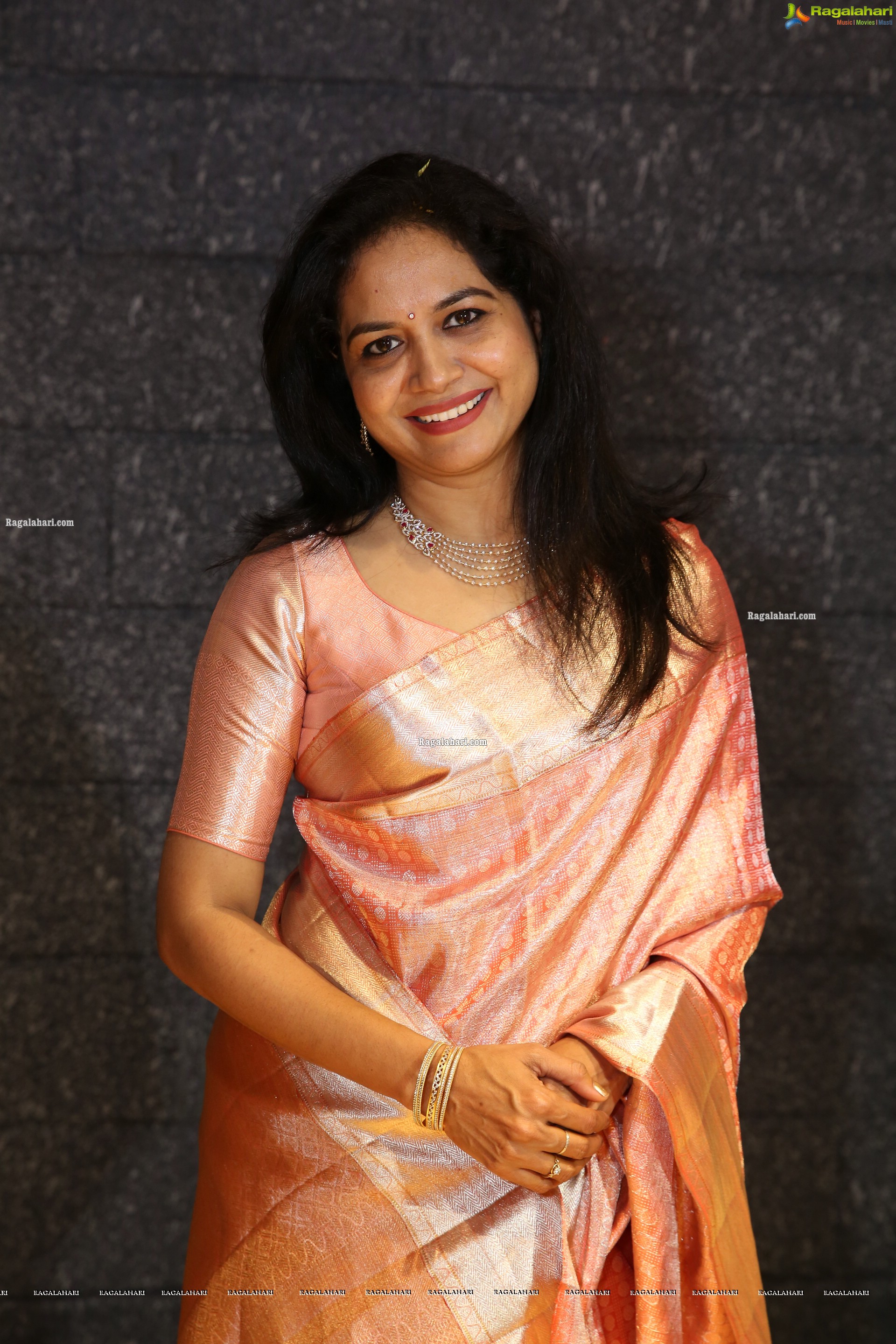 Sunitha at Mugdha Art Studio Grand Opening at Patny Centre, HD Gallery