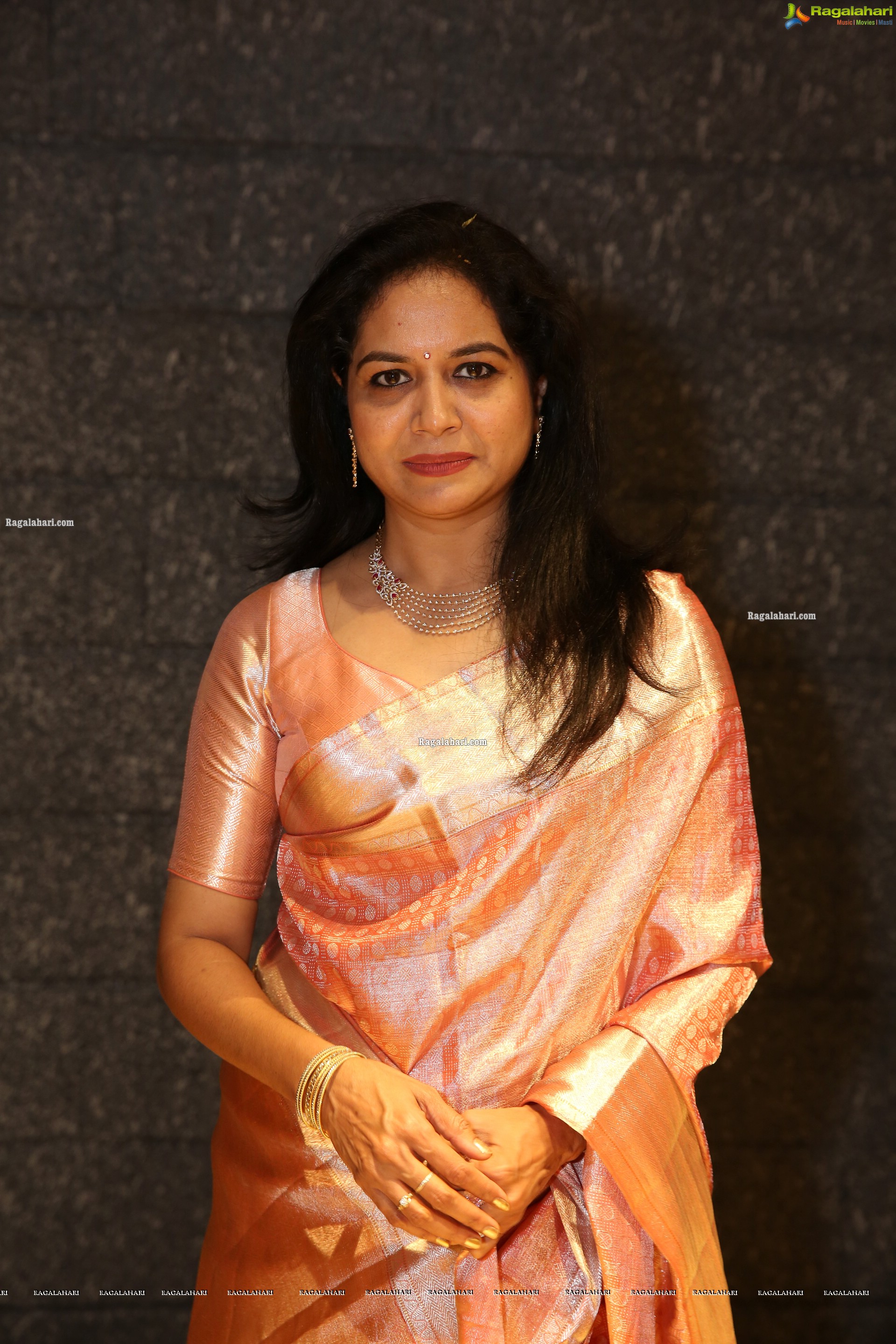 Sunitha at Mugdha Art Studio Grand Opening at Patny Centre, HD Gallery