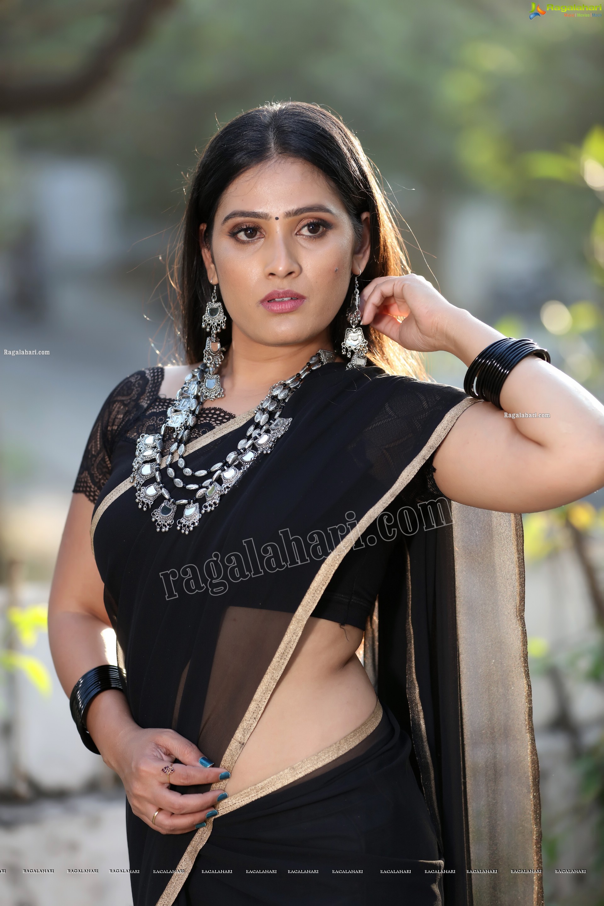 Anusha Parada in Black Saree With Gold Border, Exclusive Photo Shoot