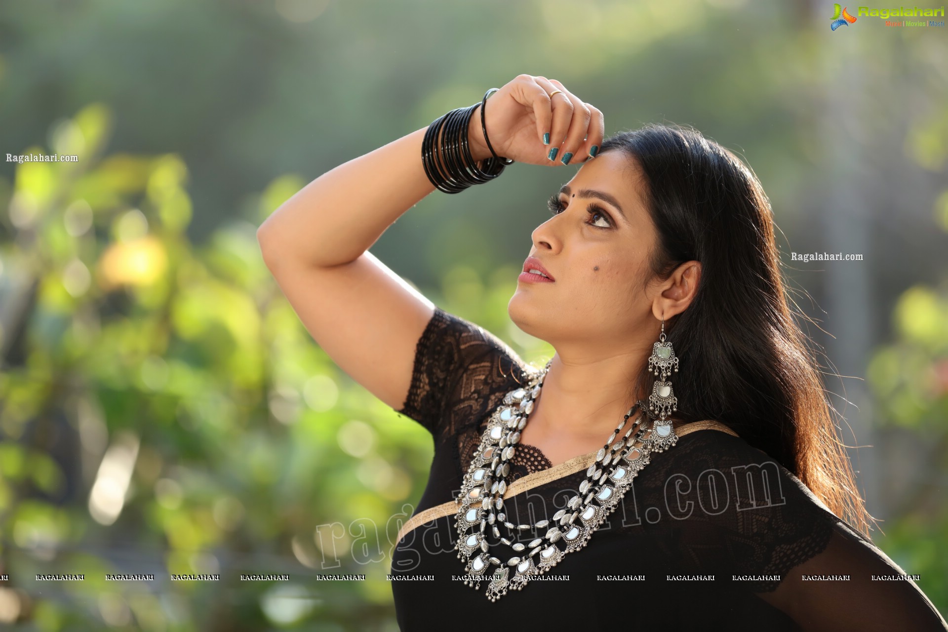 Anusha Parada in Black Saree With Gold Border, Exclusive Photo Shoot