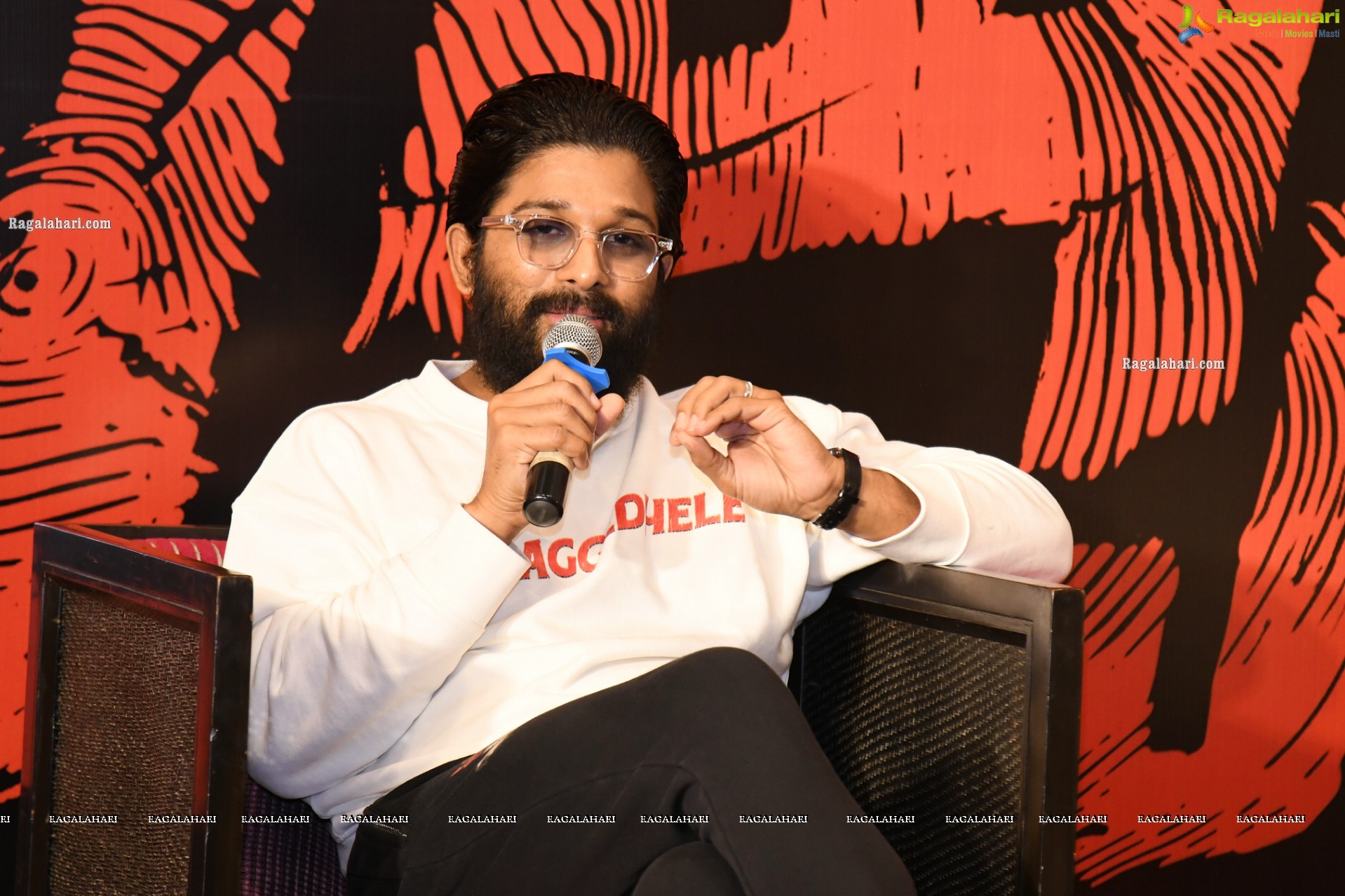 Allu Arjun at Pushpa Movie Interview, HD Photo Gallery