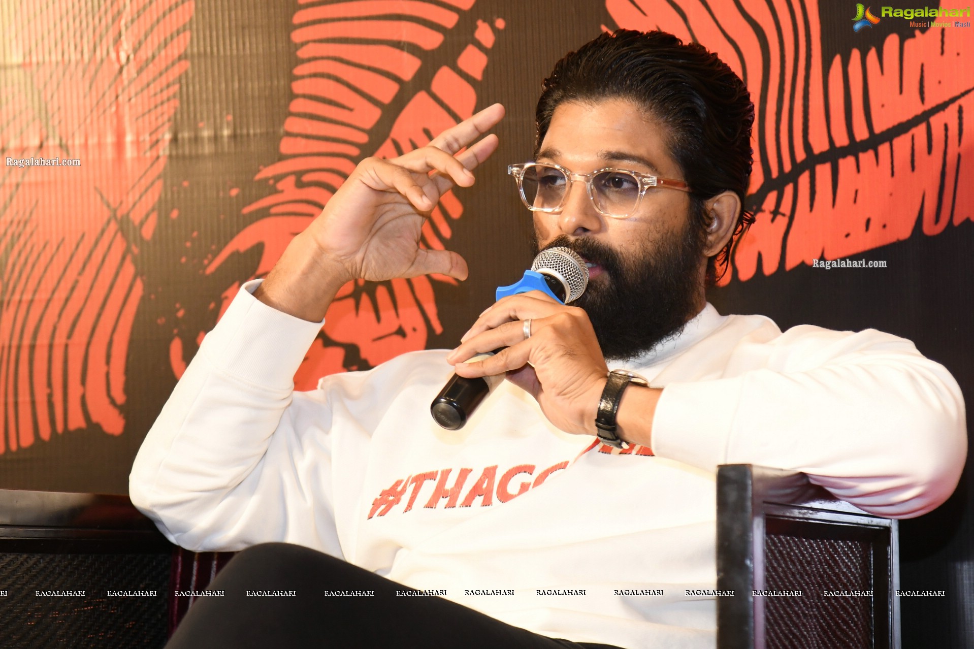 Allu Arjun at Pushpa Movie Interview, HD Photo Gallery