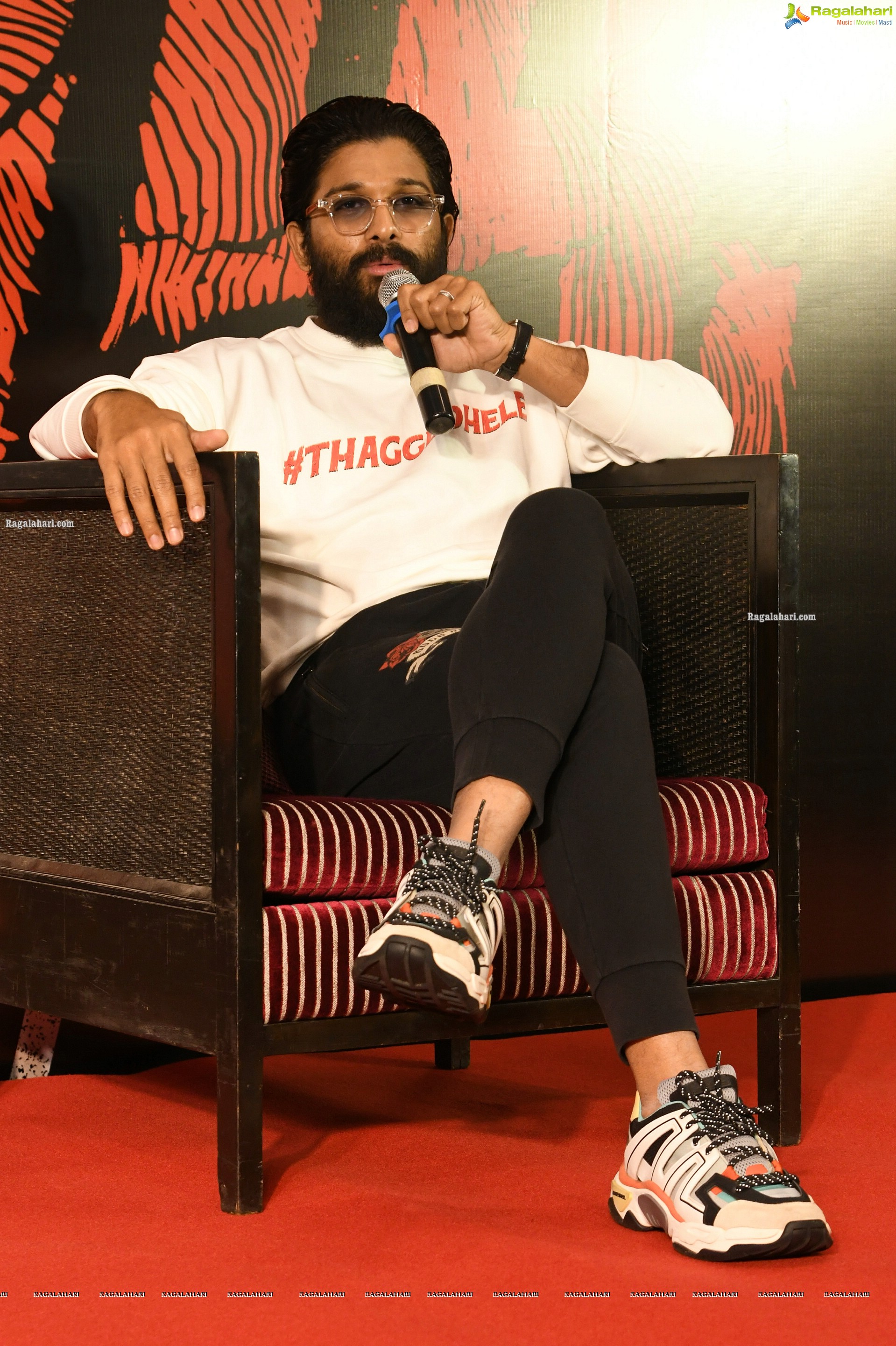 Allu Arjun at Pushpa Movie Interview, HD Photo Gallery