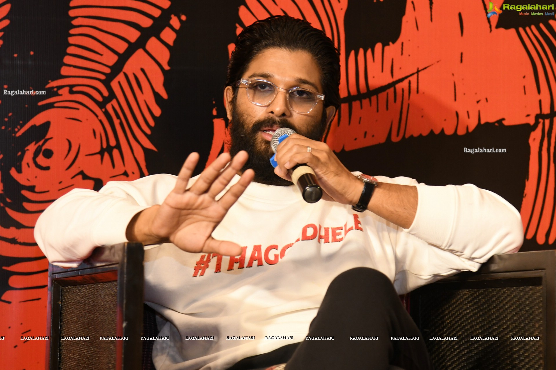 Allu Arjun at Pushpa Movie Interview, HD Photo Gallery