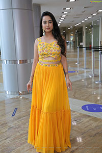 Ameeksha Pawar HD Stills in Yellow Designer Lehenga