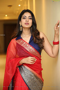 Archana Ravi HD Stills in Beautiful Red Saree