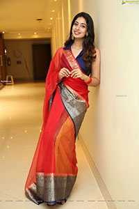 Archana Ravi HD Stills in Beautiful Red Saree