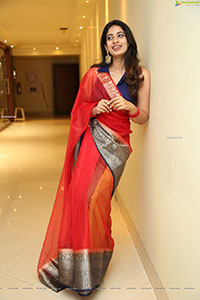 Archana Ravi HD Stills in Beautiful Red Saree