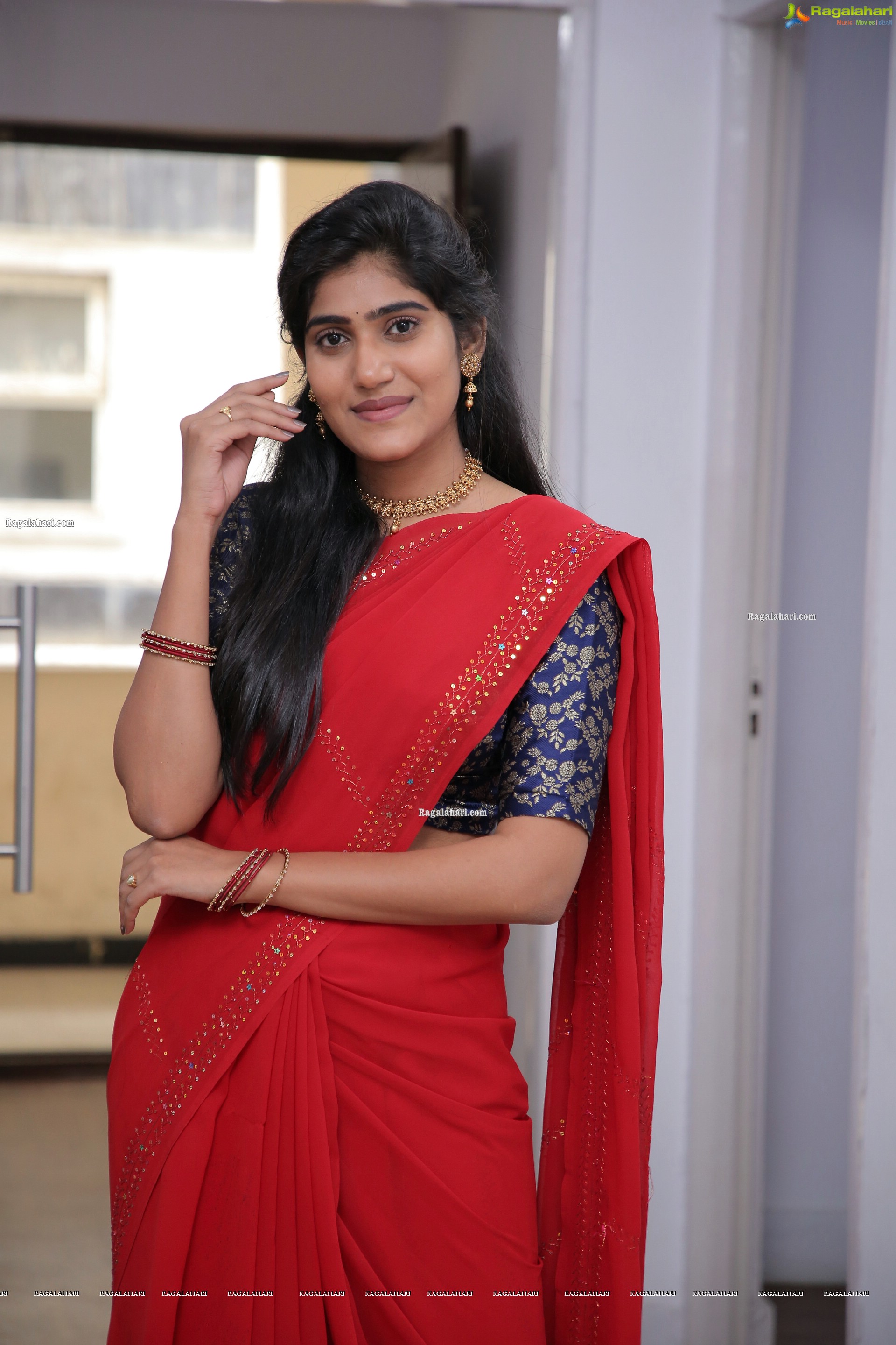 Bindu Nuthakiy Still in Red Saree, HD Photo Gallery