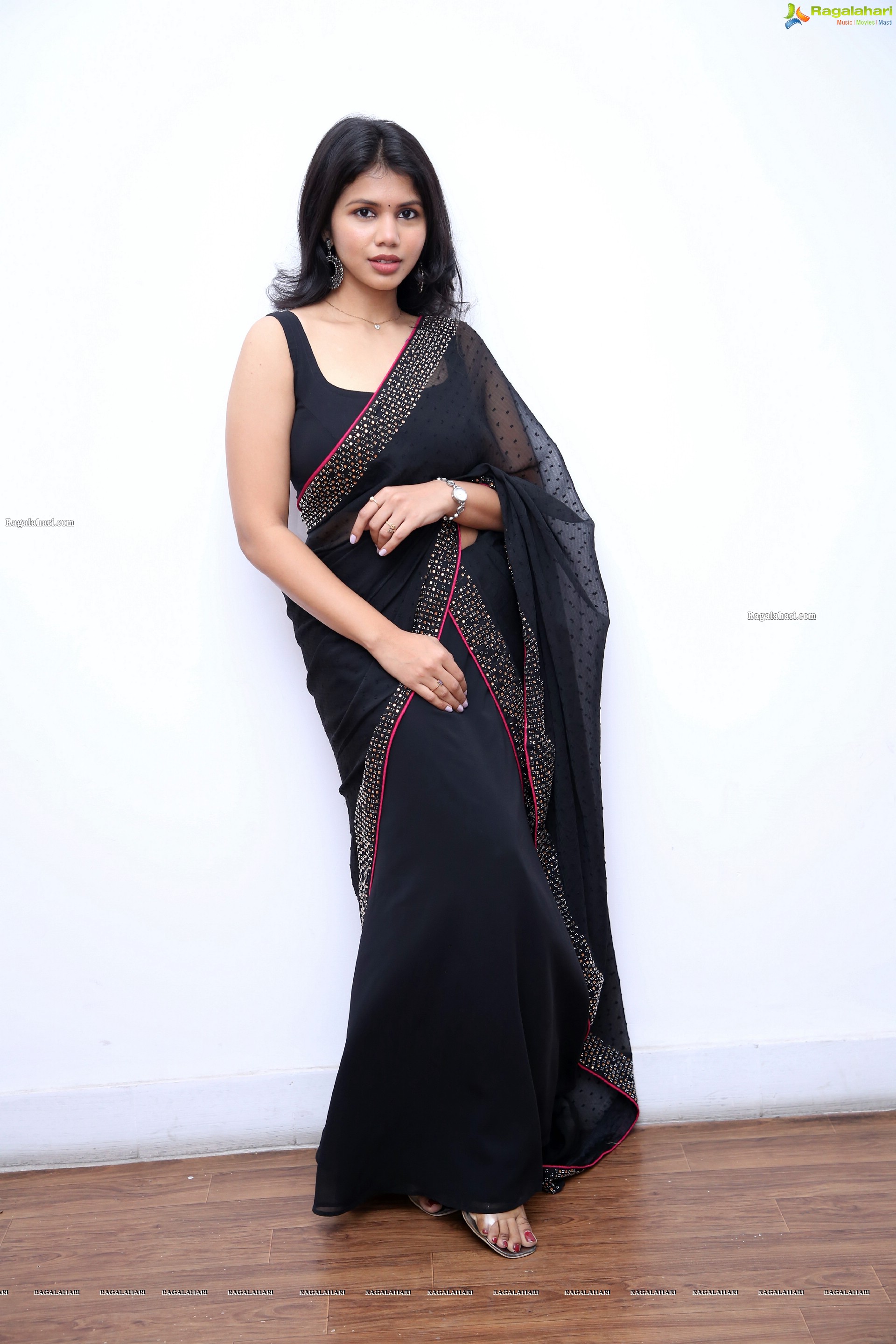 Divya Narne Beautiful Stills in Black Saree, HD Photo Gallery
