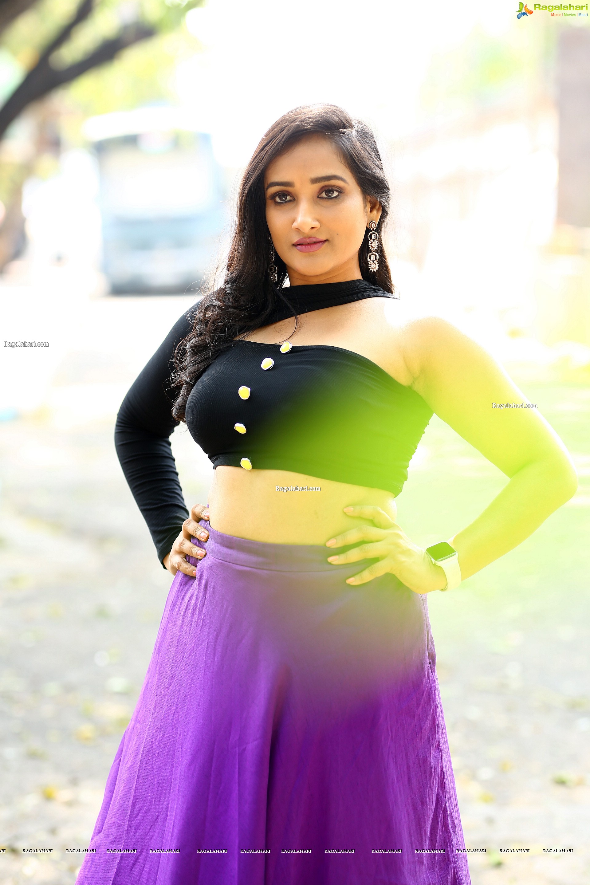 Anchor Madhu Krishnan in Purple Lehenga, HD Photo Gallery