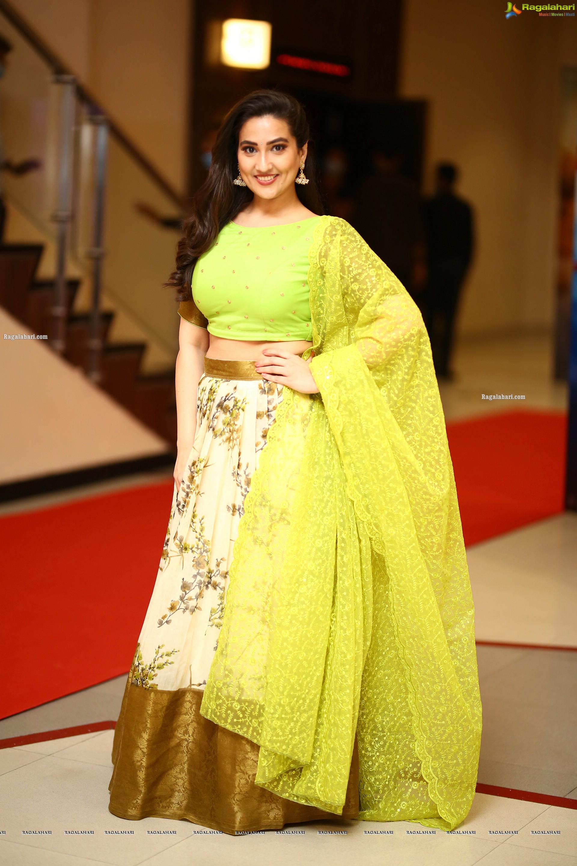 Anchor Manjusha at Green Floral Lehenga Choli, HD Photo Gallery