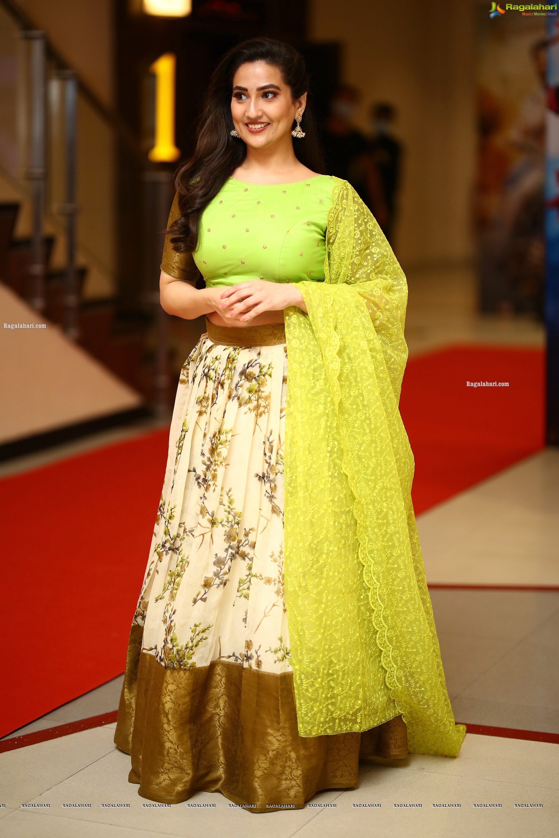 Anchor Manjusha at Green Floral Lehenga Choli, HD Photo Gallery