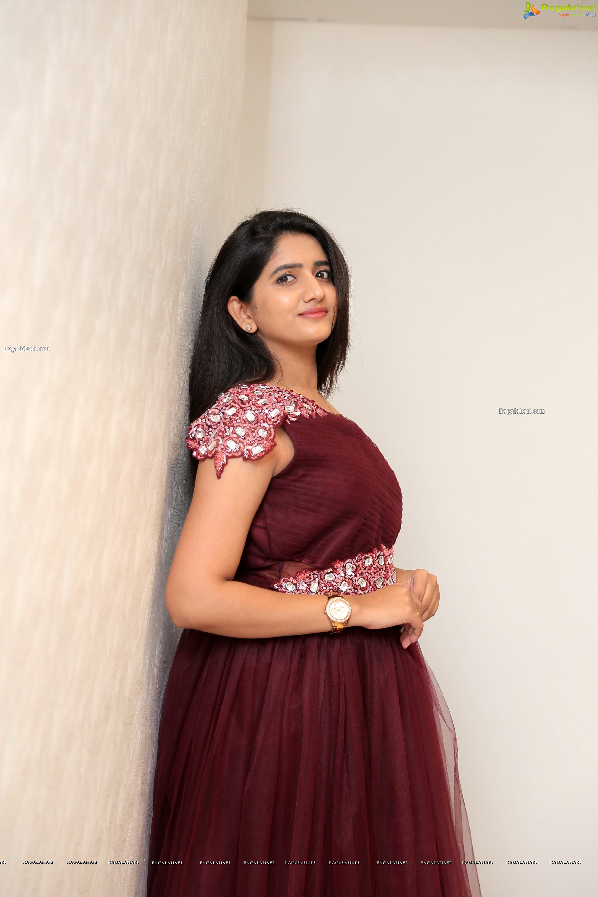 Priya Murthy Latest Photoshoot Stills, HD Photo Gallery