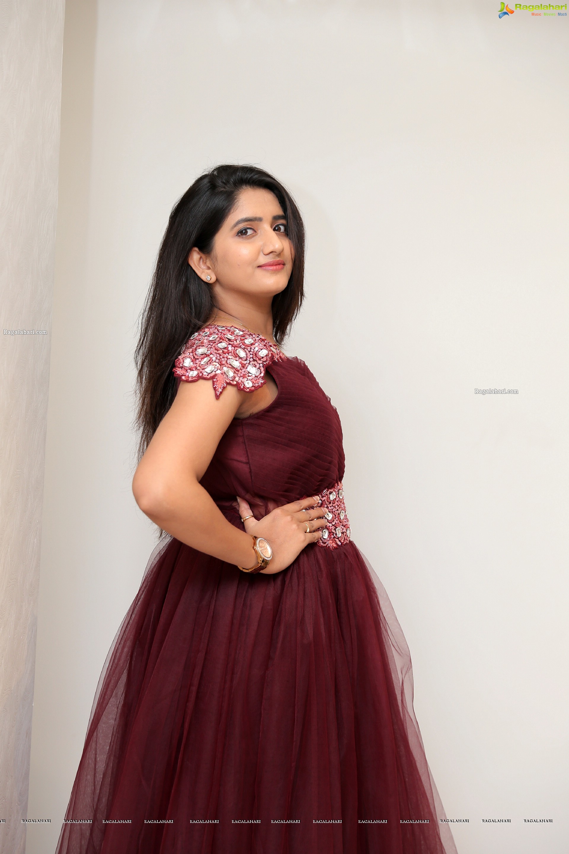 Priya Murthy Latest Photoshoot Stills, HD Photo Gallery