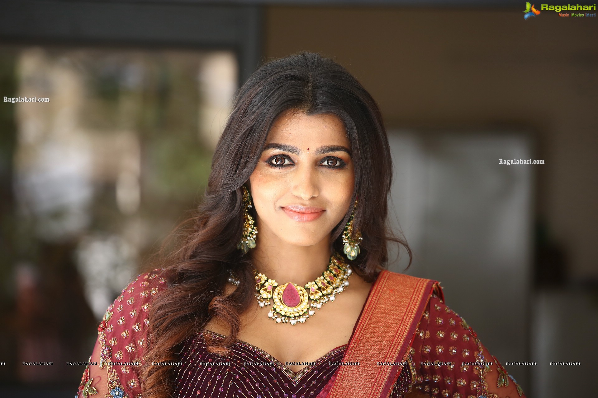 Sai Dhanshika at Shikaru Movie Press Meet, HD Photo Gallery