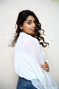 Shriya Saran at Gamanam Movie Success Meet