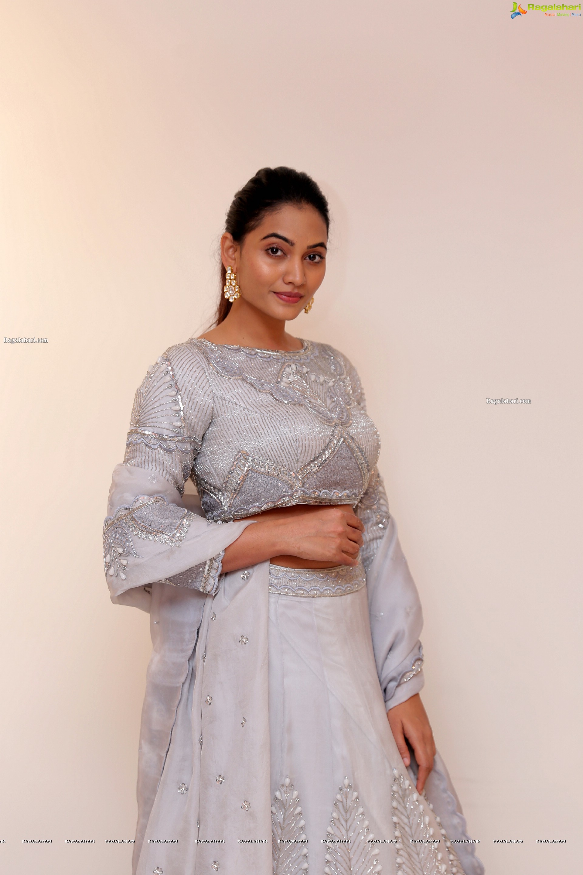 Spandana Palli Latest Photoshoot Stills, HD Photo Gallery