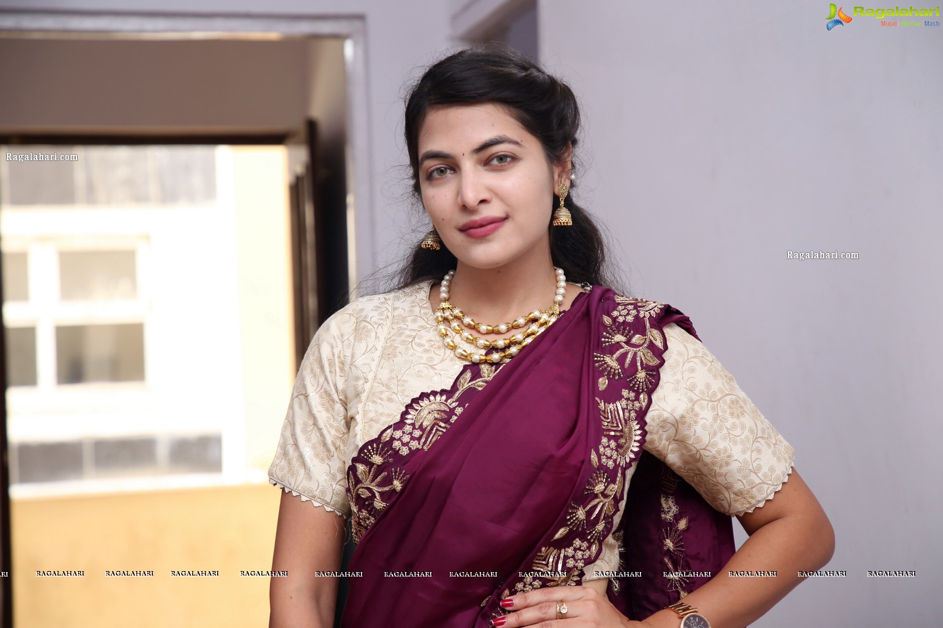 Supraja Reddy Latest Stills in Saree, HD Photo Gallery