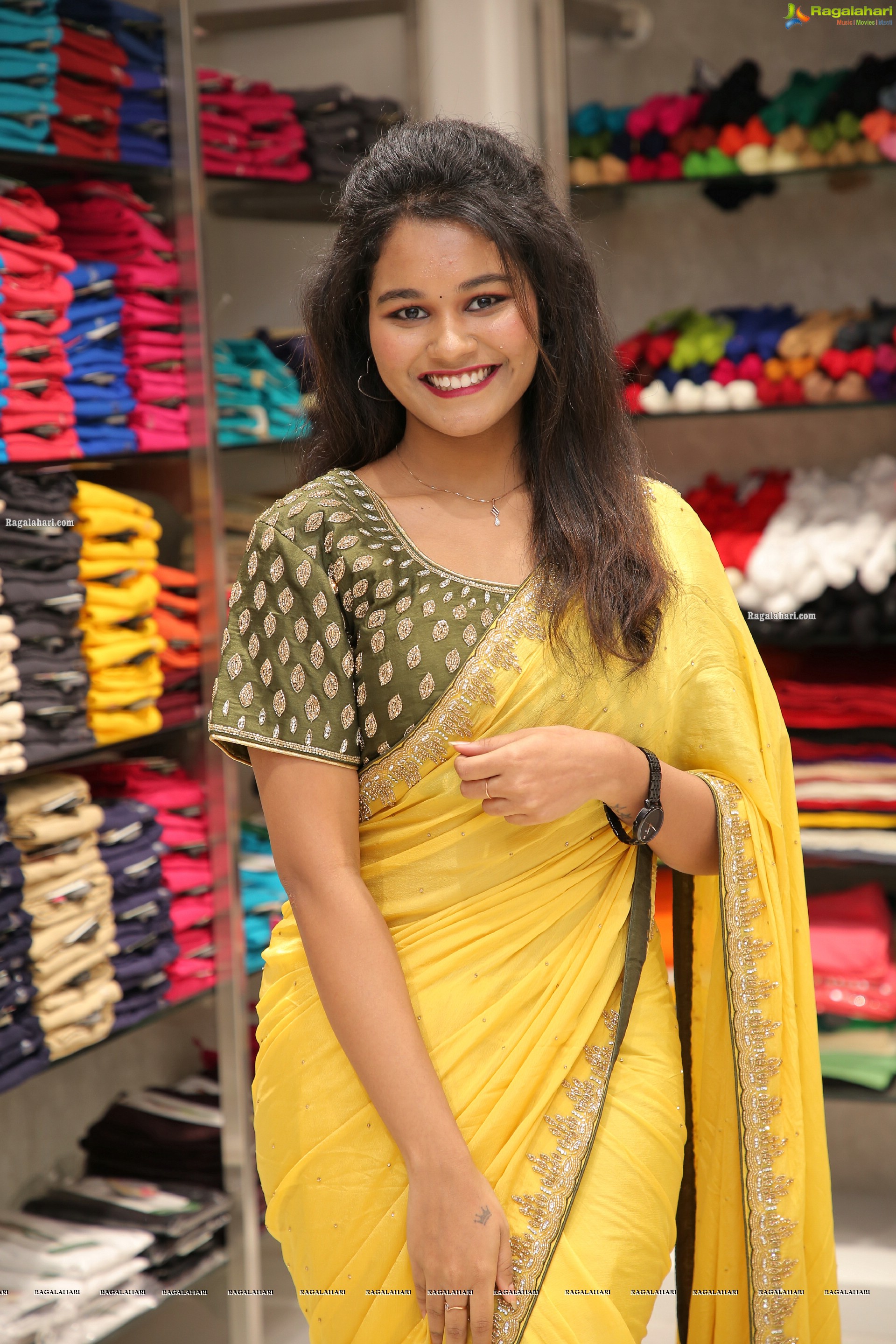 Yashaswi Shetty in Yellow Saree, HD Photo Gallery