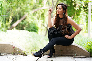 Dhriti Patel in All Black Outfit