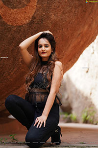 Dhriti Patel in All Black Outfit