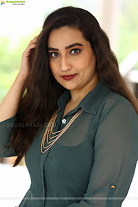 Anchor Manjusha Latest Photoshoot Stills