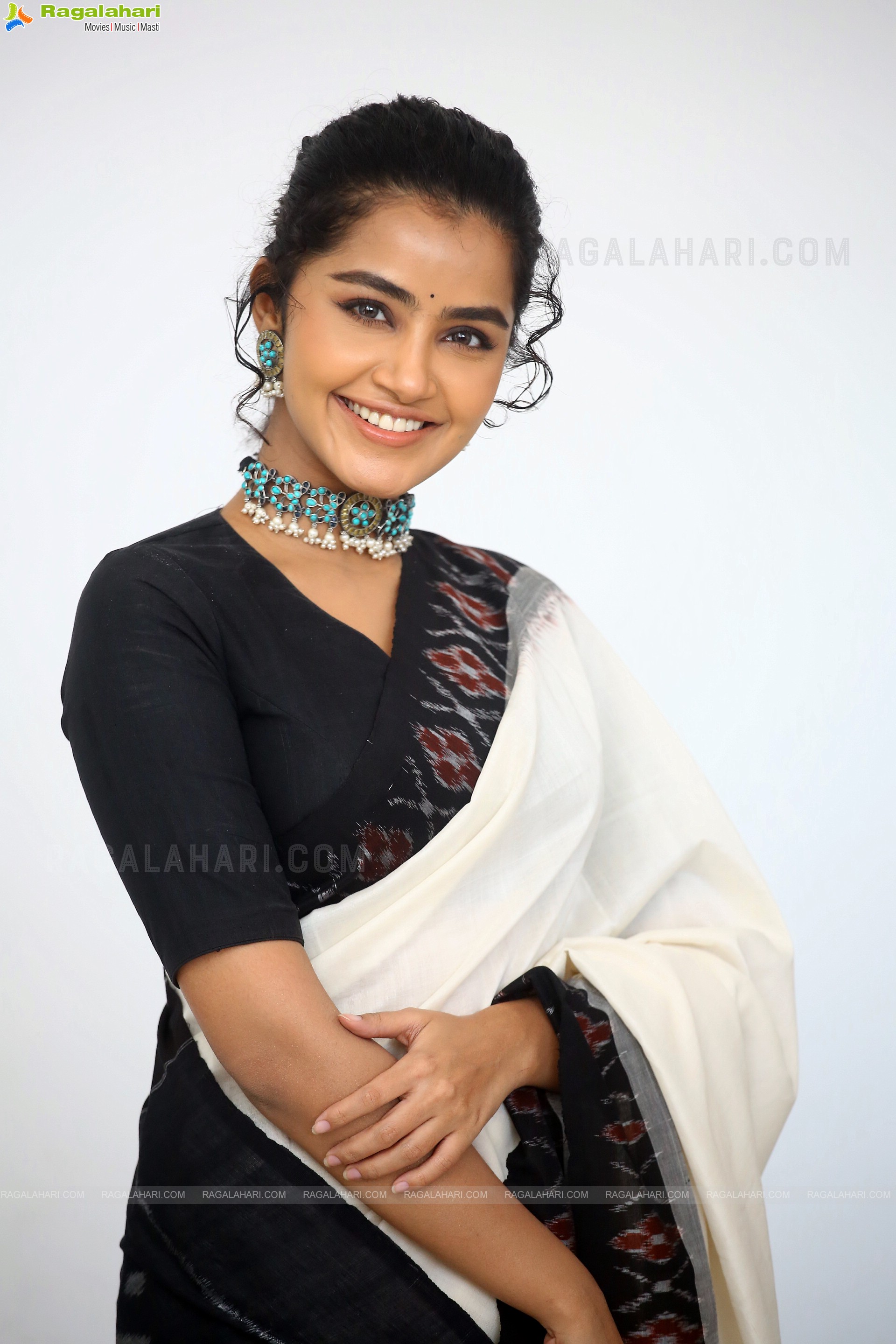 Anupama Parameswaran at 18 Pages Movie Interview, HD Photo Gallery