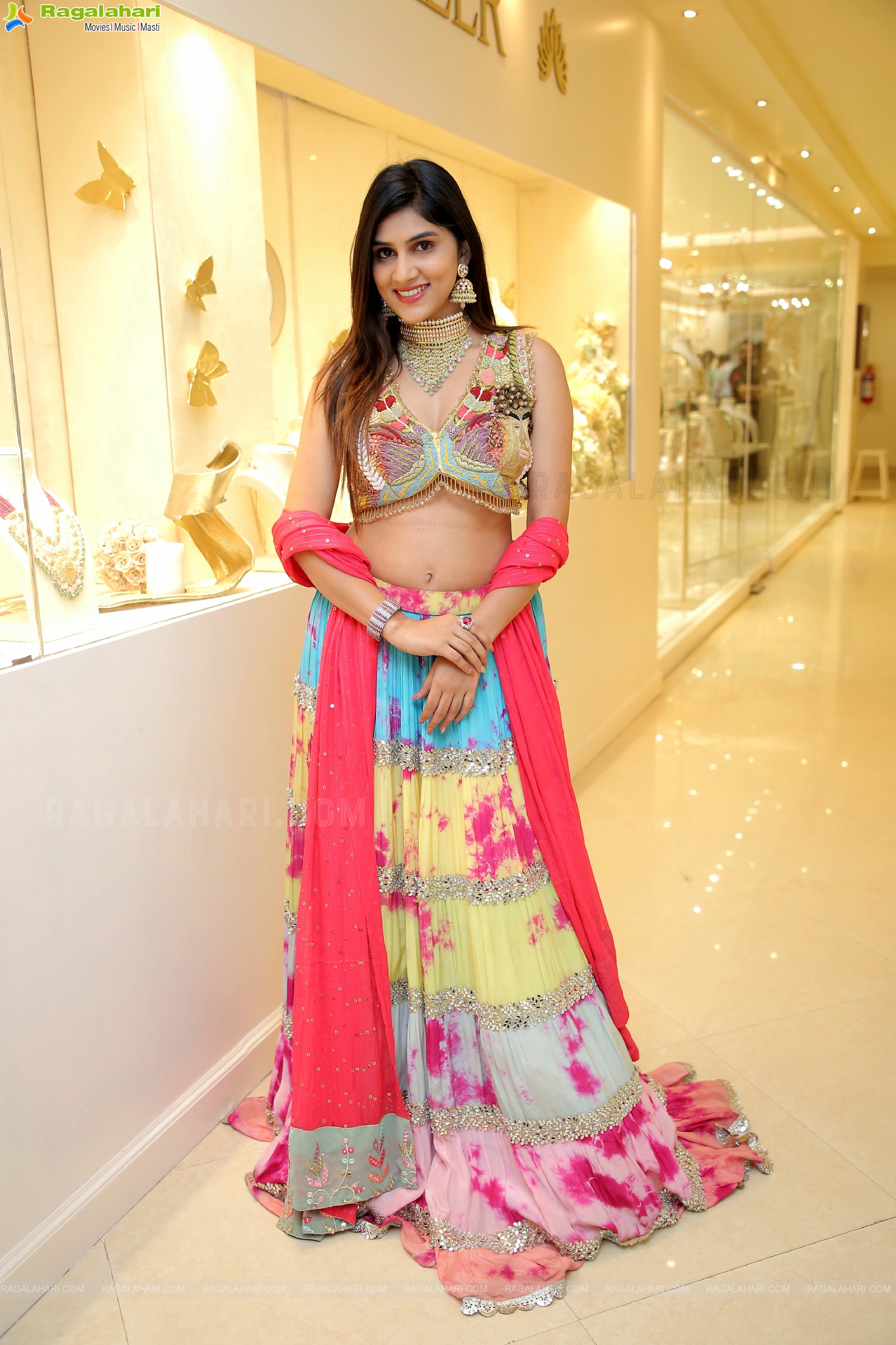 Aparna Reddy at Sutraa Exhibition Wedding Special Launch, HD Photo Gallery