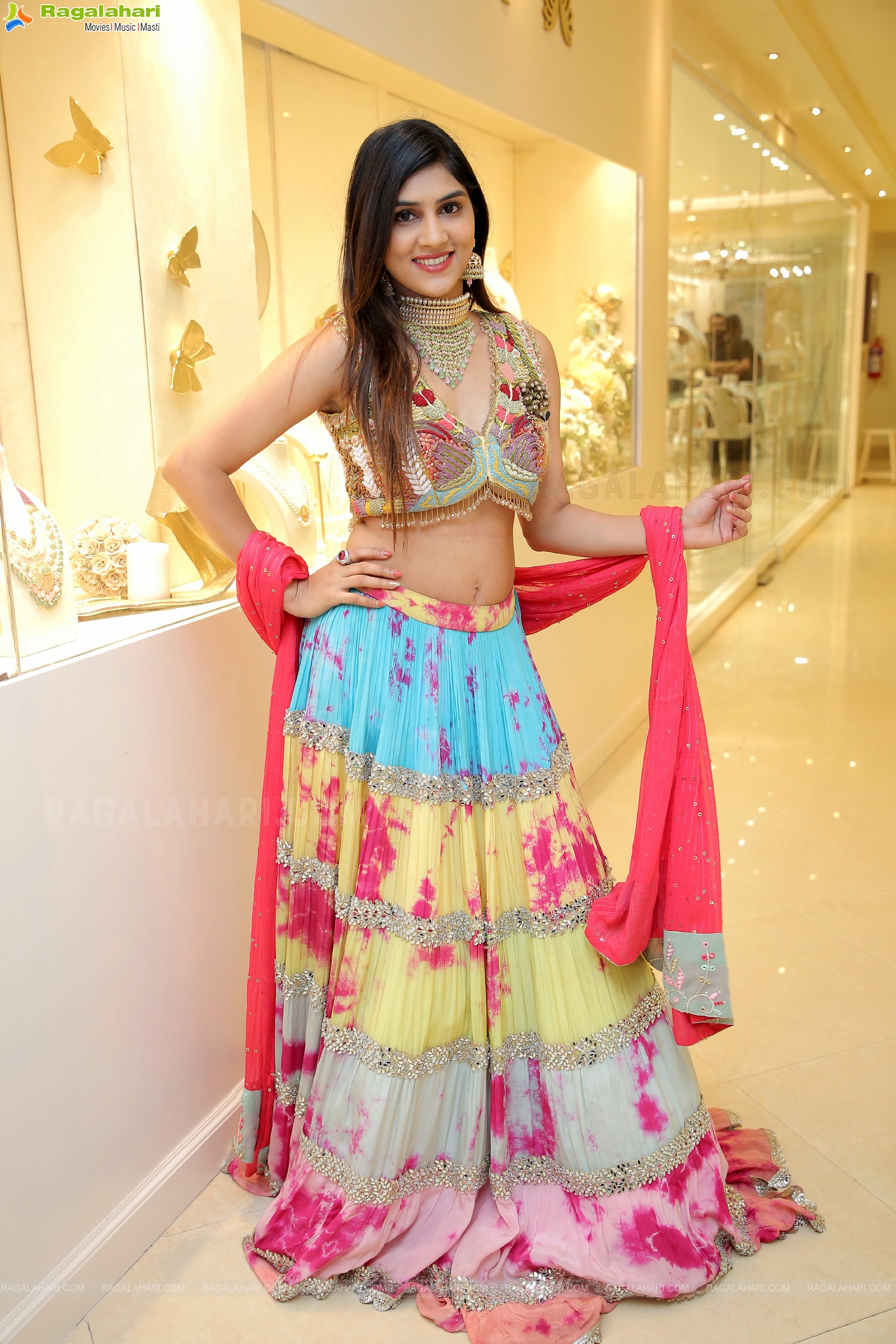 Aparna Reddy at Sutraa Exhibition Wedding Special Launch, HD Photo Gallery