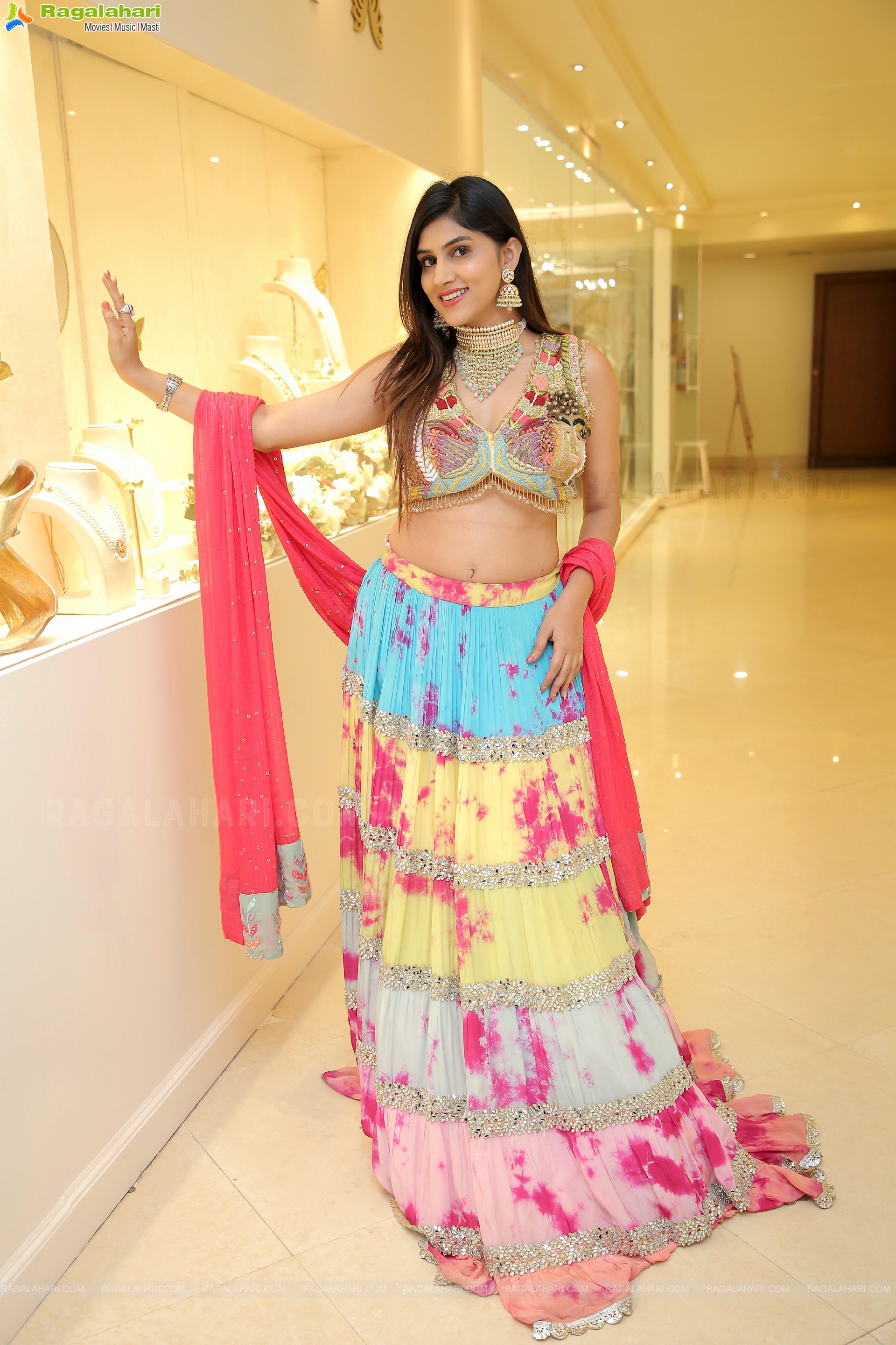 Aparna Reddy at Sutraa Exhibition Wedding Special Launch, HD Photo Gallery