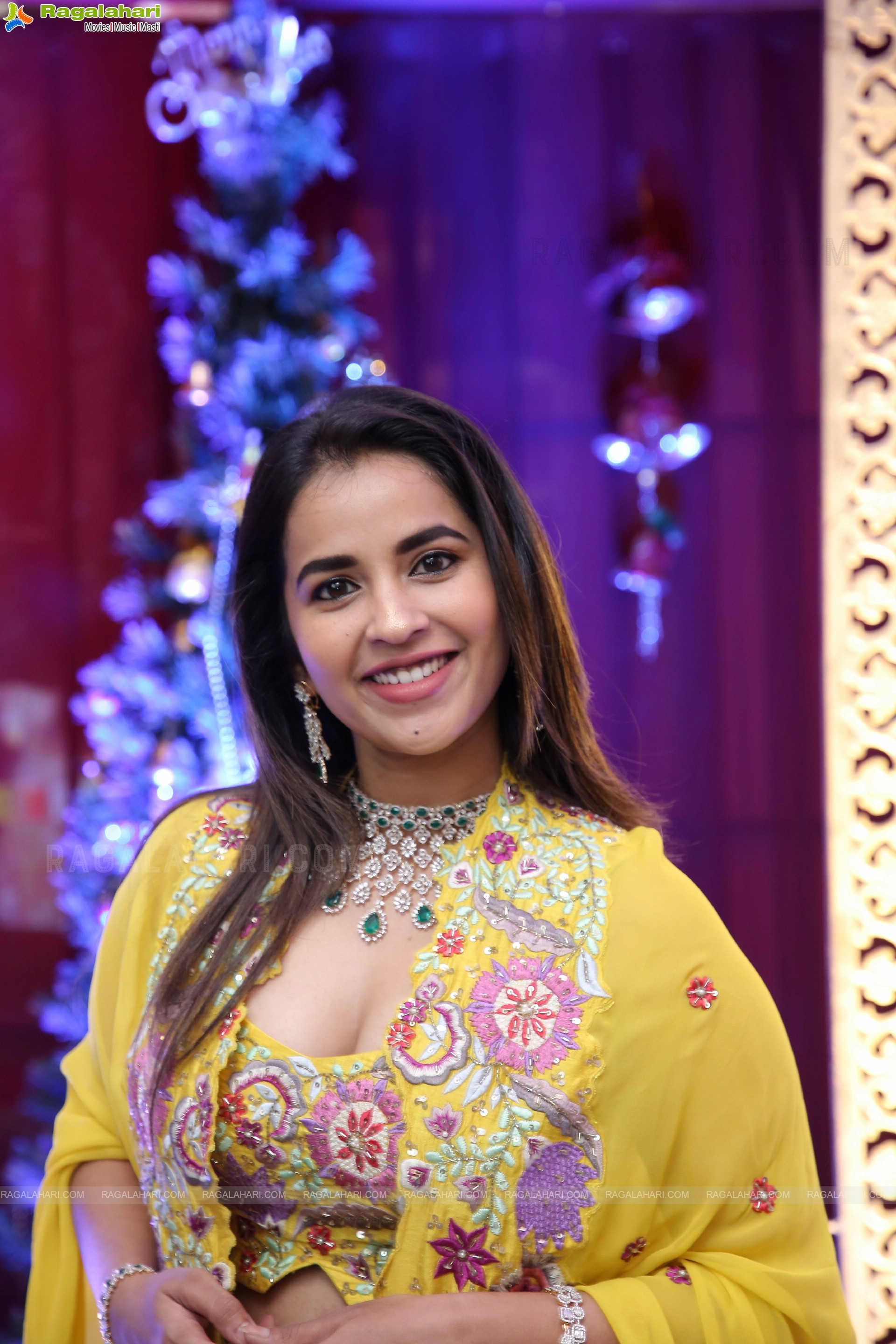 Komalee Prasad at Hi Life Brides Hyderabad December 2022, HD Photo Gallery