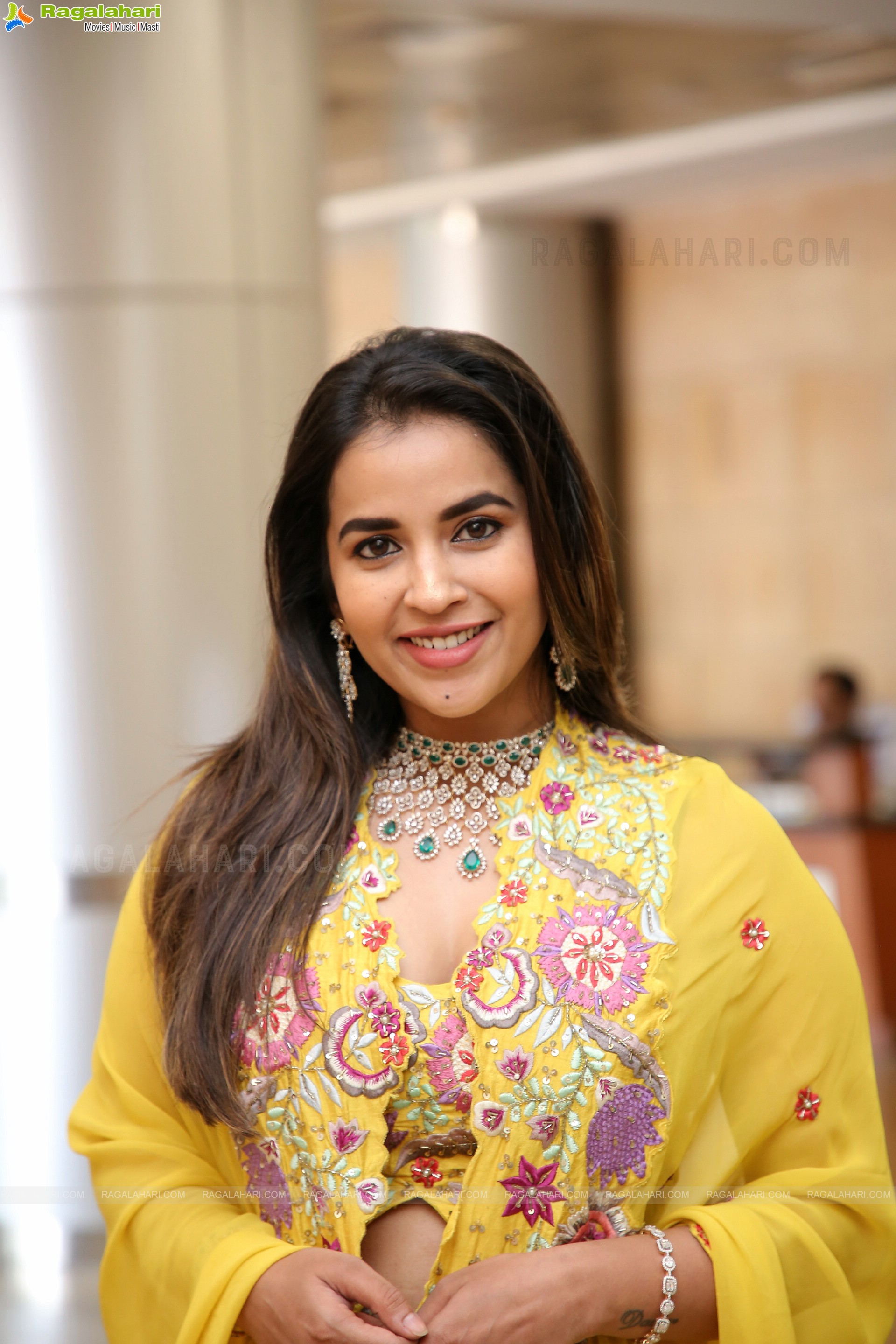 Komalee Prasad at Hi Life Brides Hyderabad December 2022, HD Photo Gallery