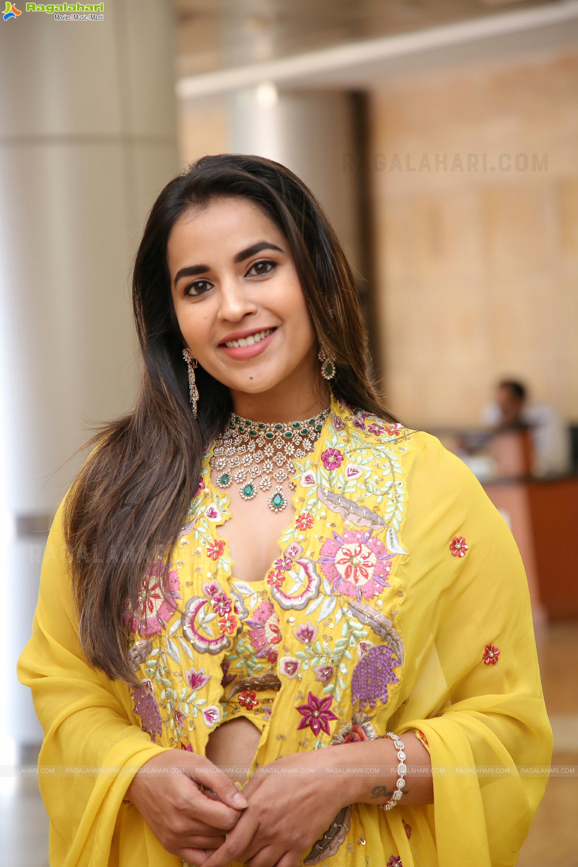 Komalee Prasad at Hi Life Brides Hyderabad December 2022, HD Photo Gallery