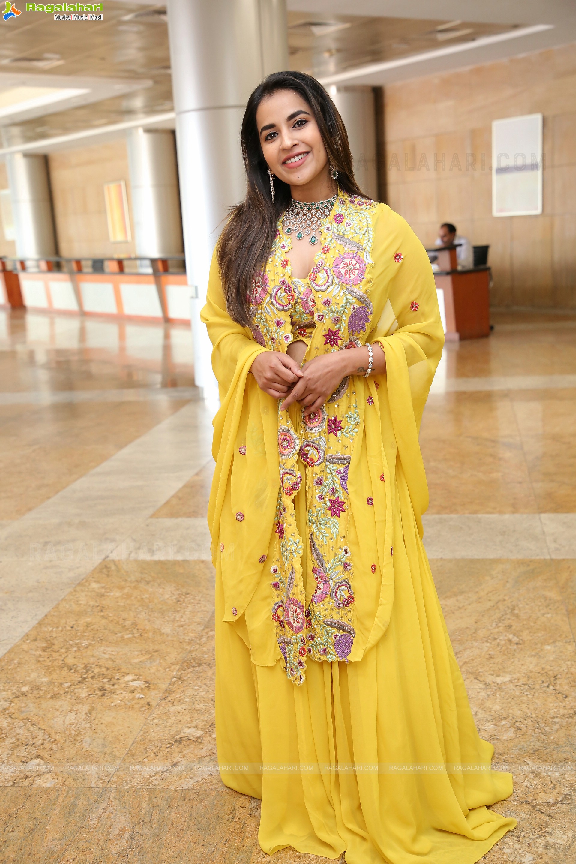 Komalee Prasad at Hi Life Brides Hyderabad December 2022, HD Photo Gallery