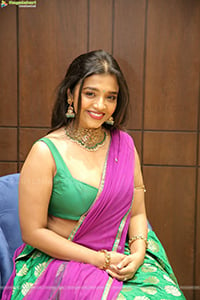Kruthika Roy Poses With Jewellery