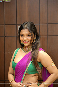Kruthika Roy Poses With Jewellery