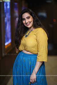 Anchor Manjusha at 18 Pages Trailer Launch