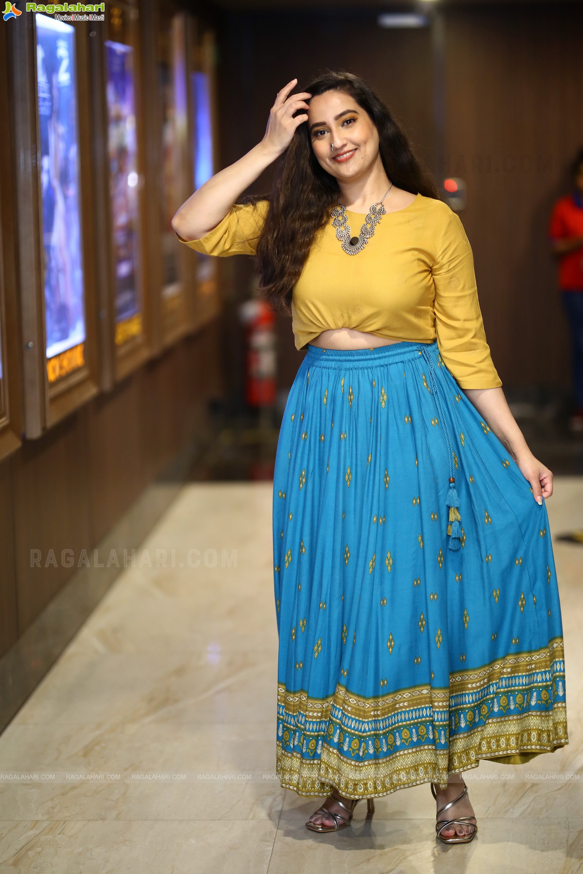 Anchor Manjusha at 18 Pages Movie Trailer Launch, HD Photo Gallery